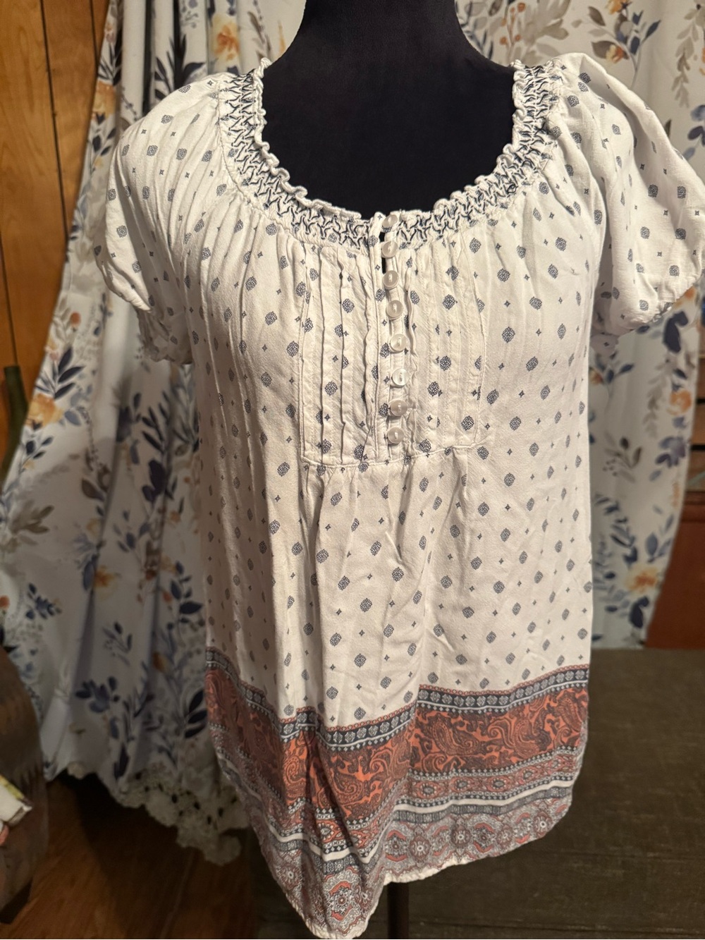 Faded Glory White Peasant Blouse with Rust Border Print